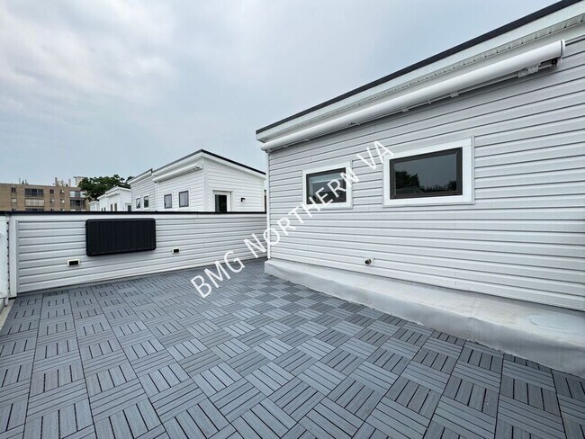 Building Photo - 1021 S Taylor Ct