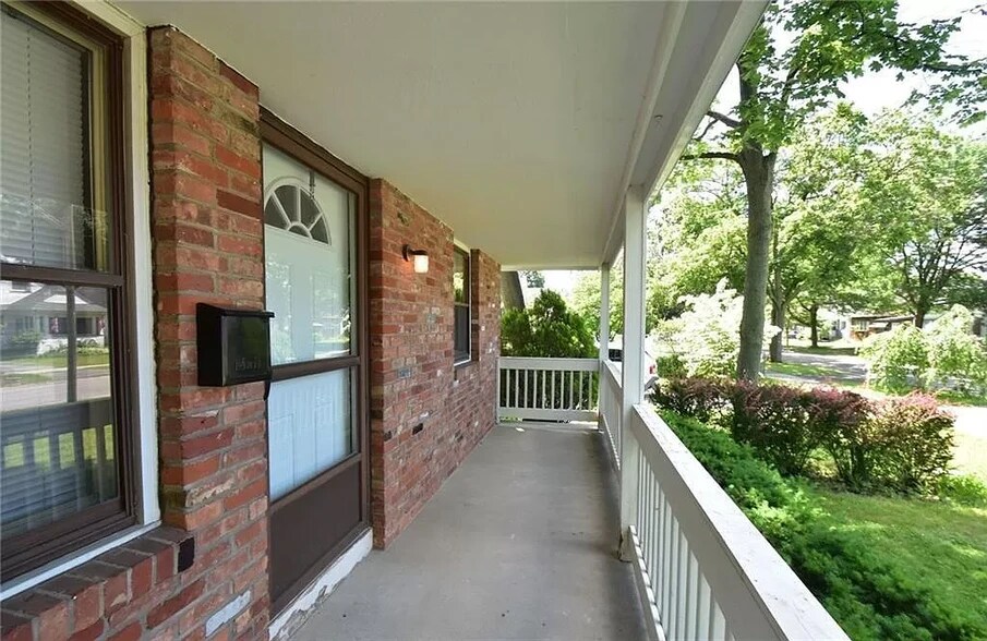 Front Porch - 55 Castleford Rd