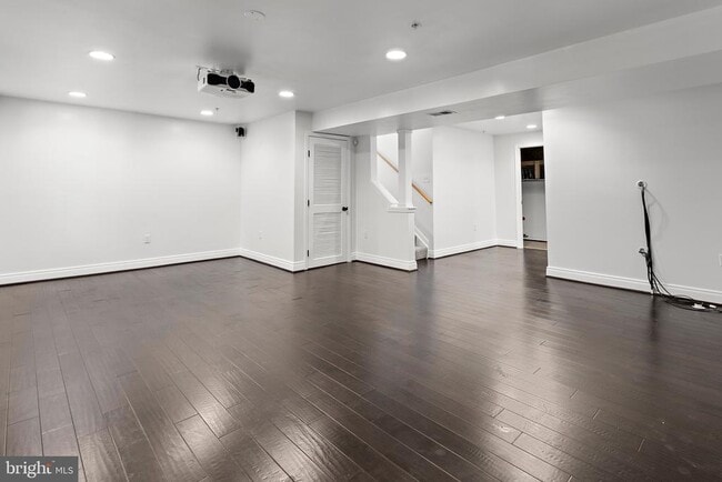 Building Photo - 8220 Silverton Ct
