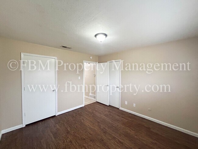 Building Photo - 1211 Old Bardwell Rd