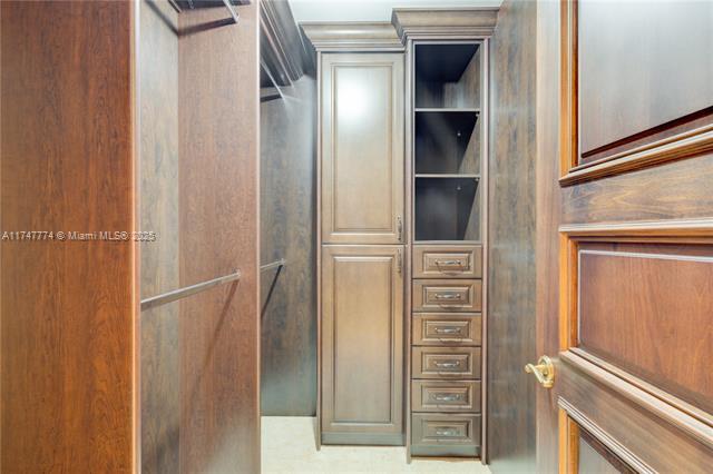 Building Photo - 16047 Collins Ave