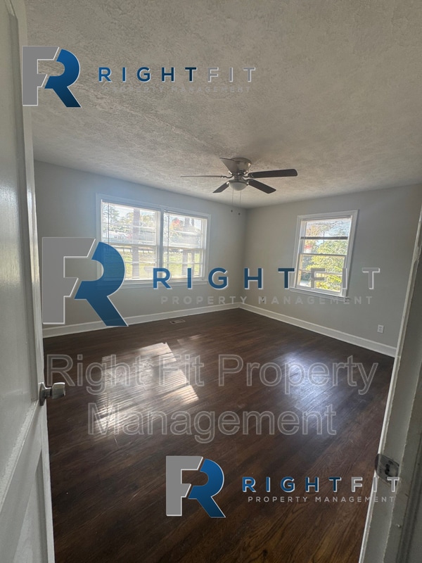 Building Photo - 4383 Wilson St