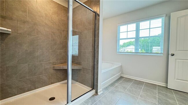 Building Photo - 3190 Greyton Dr