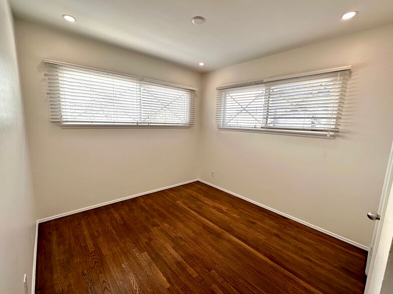 Building Photo - 10662 Shoshone Ave