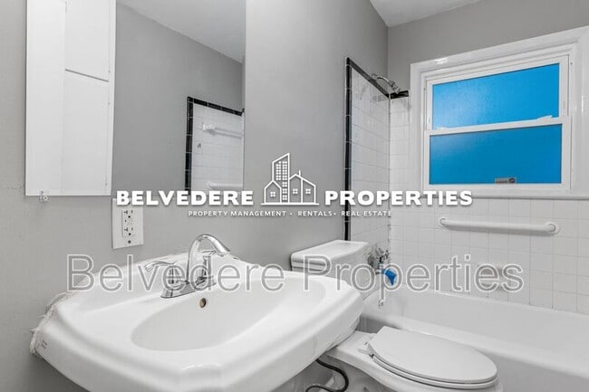 Building Photo - 504 Rosebriar Ct