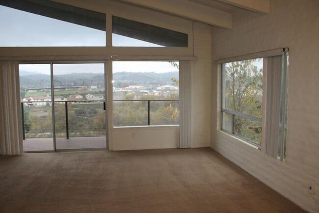 Building Photo - 2Bed/2.5Bath Home in Bonsall w/ a View~ Cl...