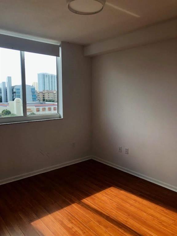 Building Photo - 18800 NE 29th Ave