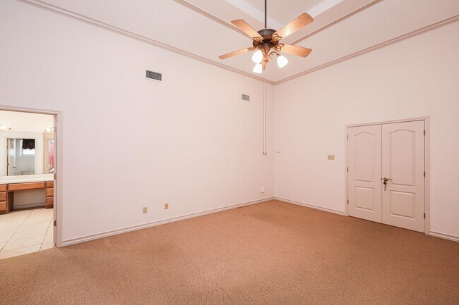 Building Photo - 342 St Julien Dr
