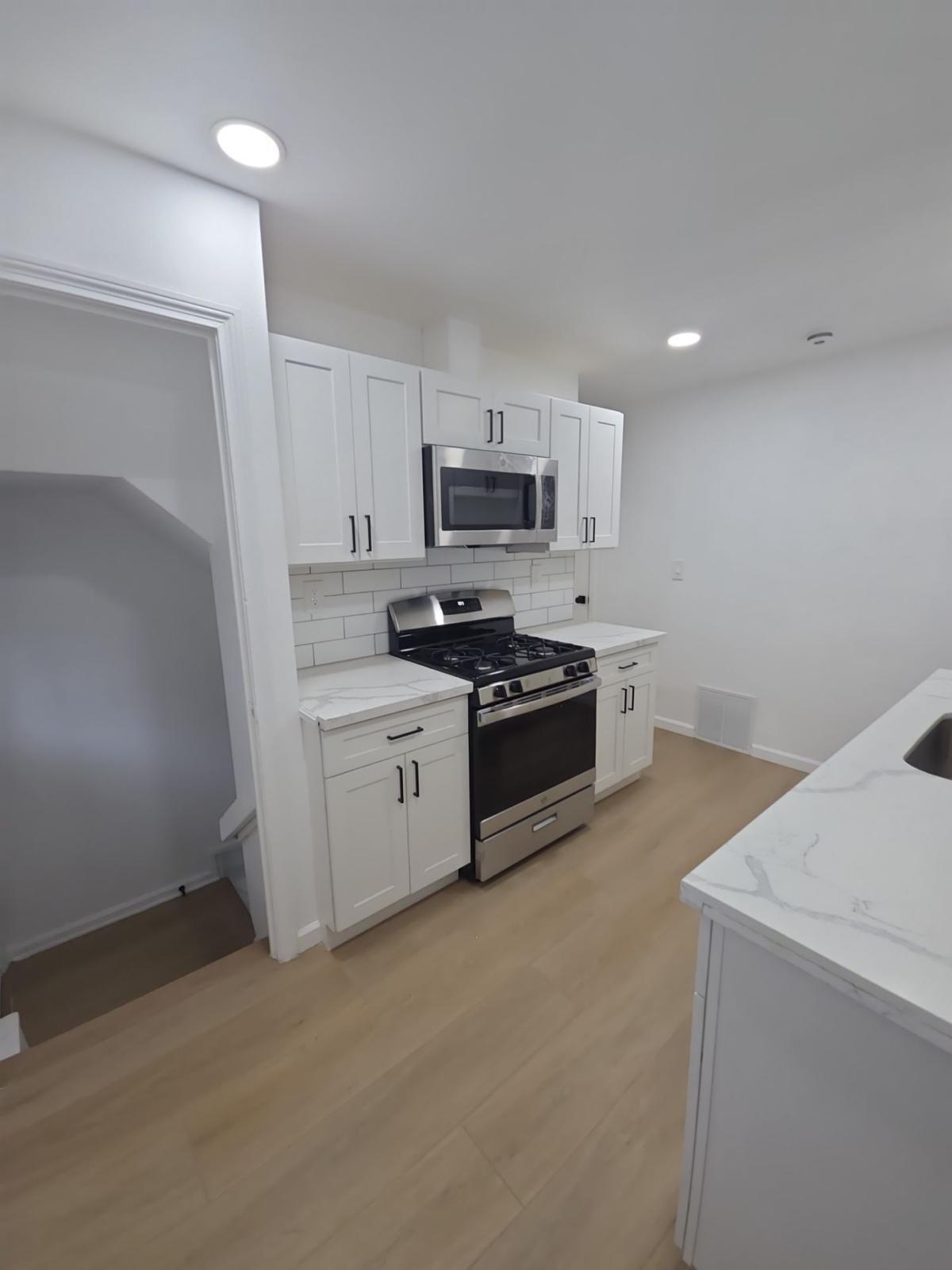 Building Photo - 509 N Rosedale Ave