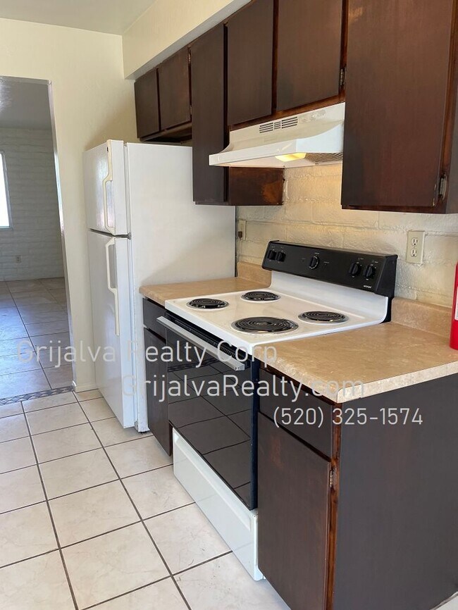 Building Photo - 2614 N Winstel Blvd
