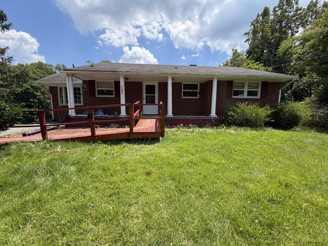 Building Photo - 405 Winesap Rd