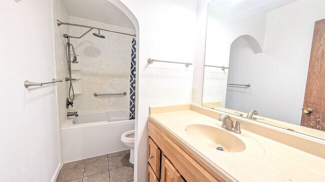 Building Photo - 10523 Huff Dr