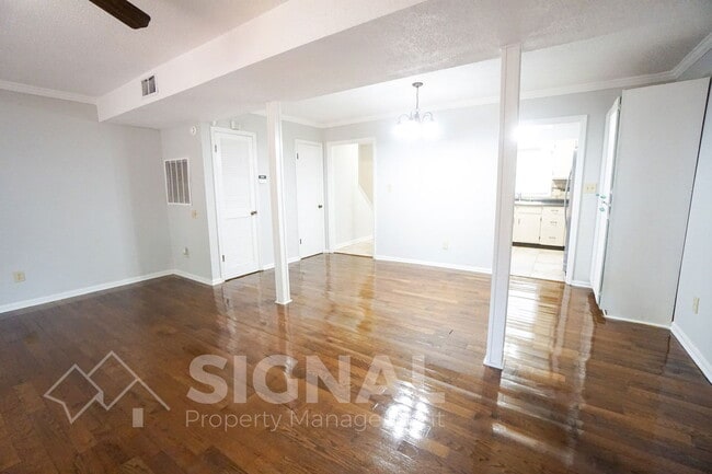 Building Photo - 302 Old Rocky Ridge Ln