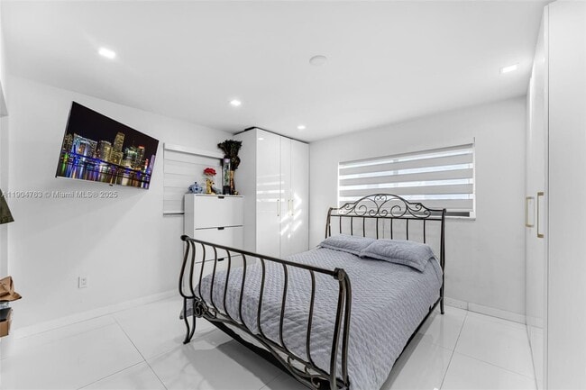 Building Photo - 10364 SW 6th St