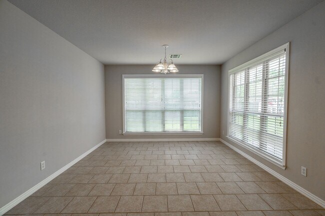 Building Photo - Beautiful 3-bedroom 2 bath Home in Springd...