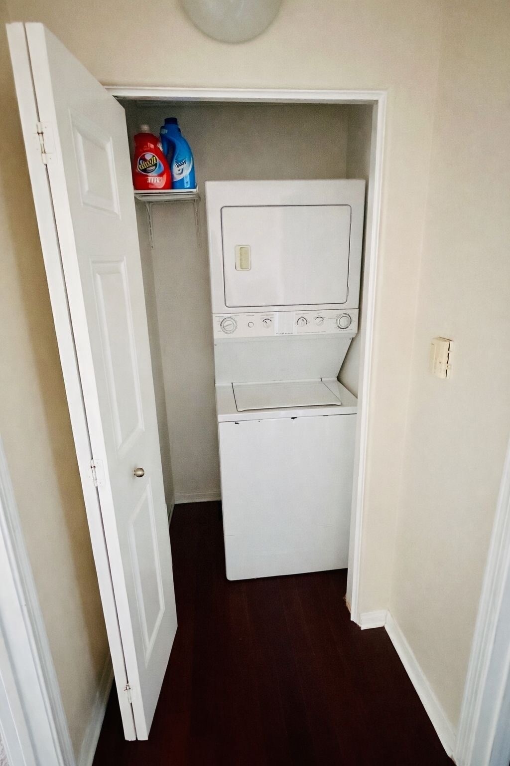 Building Photo - 1642 7th Ave