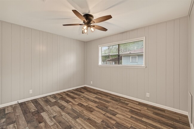 Building Photo - 1203 Bernard Ave