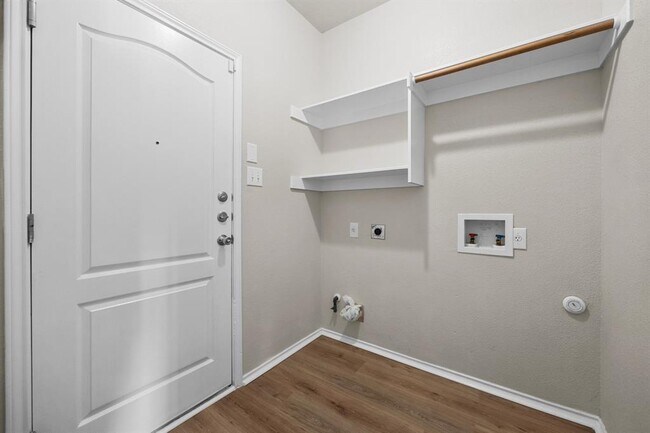 Building Photo - 2049 Rachel Ln