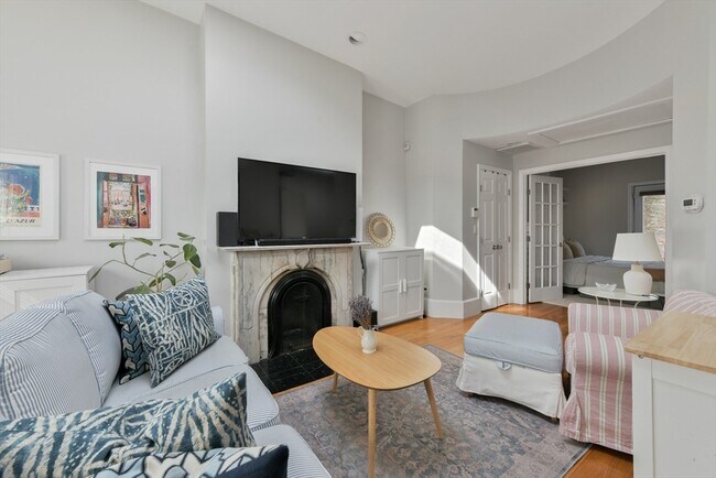 Building Photo - 219 W Newton St