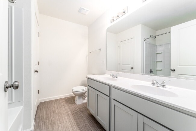 Building Photo - 3662 Foxton Dr