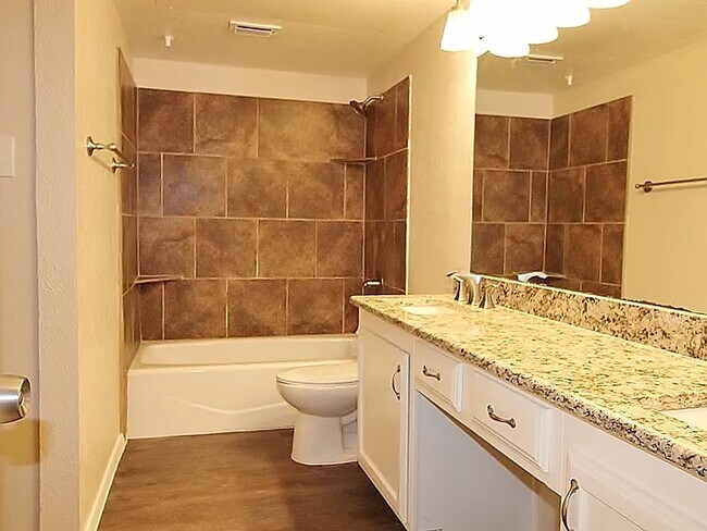 Building Photo - 436 Pogue St