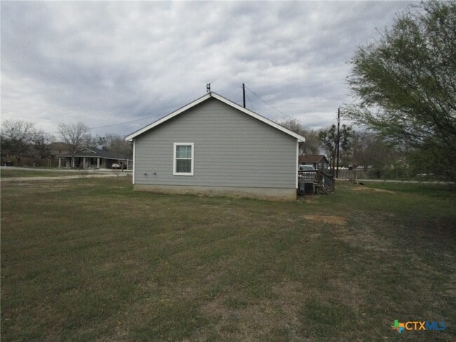 Building Photo - 2279 Eastman Ave