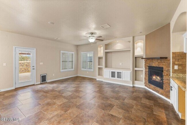 Building Photo - 3841 Tierra Campa Dr