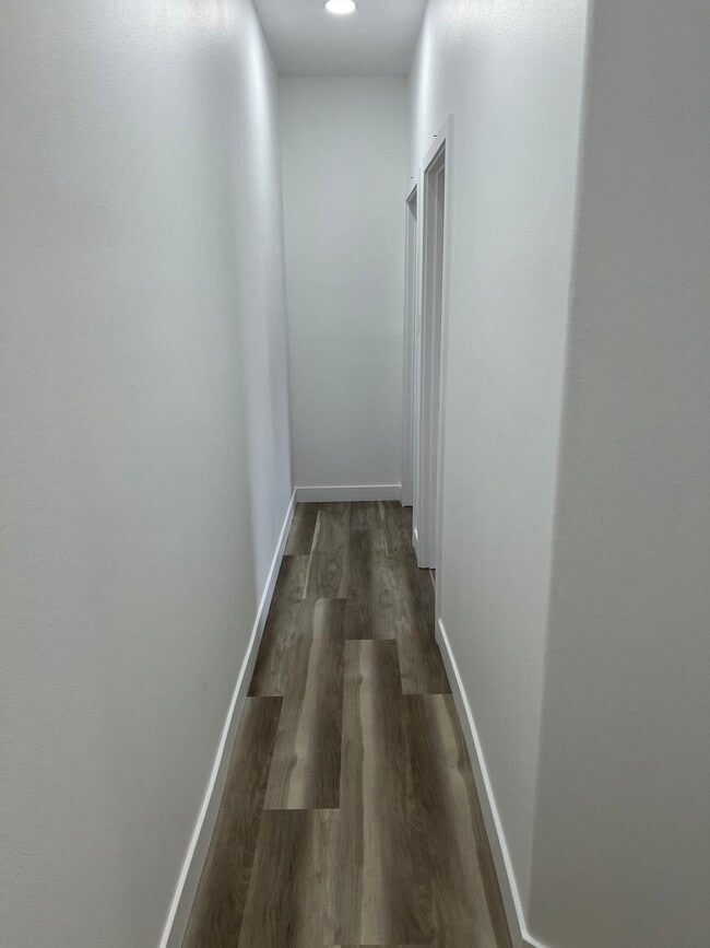 Building Photo - 13133 Olathe Rd