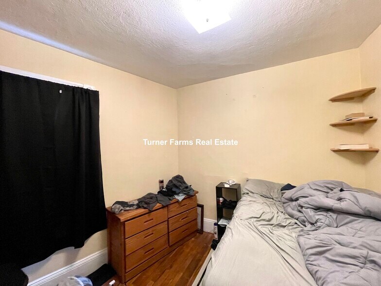 Building Photo - 59 Cedar St