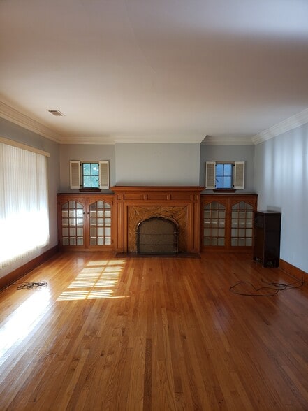 Building Photo - 2306 Newberry St