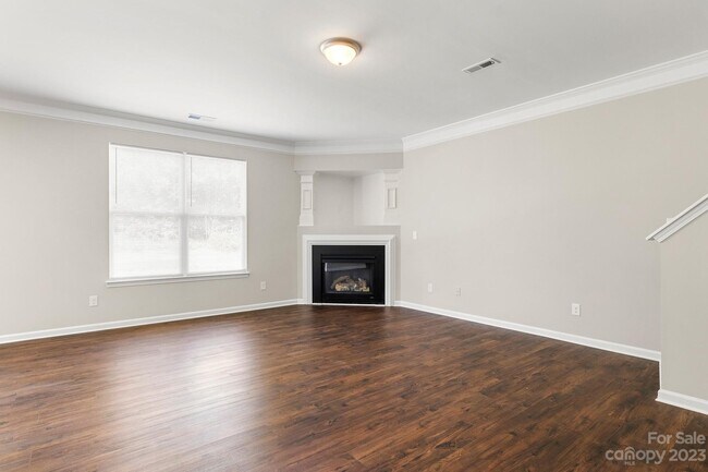 Building Photo - 3808 Herkimer Dr