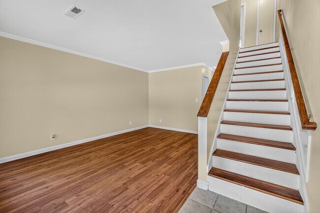 Building Photo - 6239 Lucille Dr