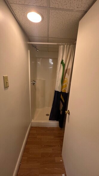 Building Photo - 102 Hillside Rd