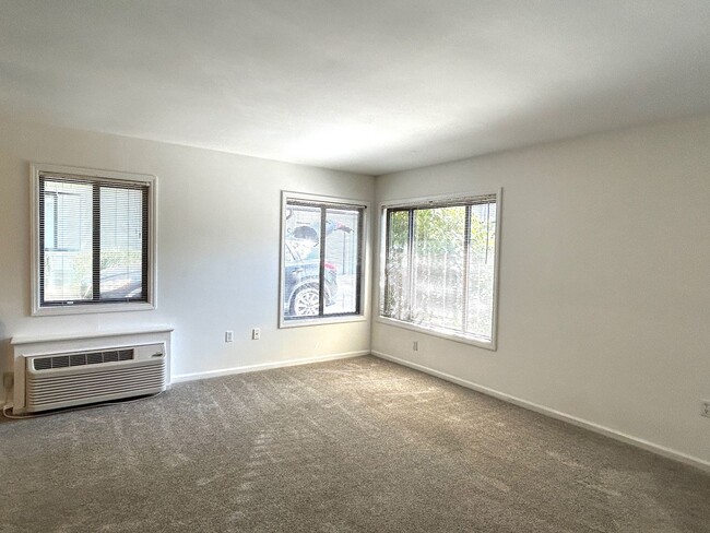 Building Photo - Black Mountain - Single Level Two Bedroom ...