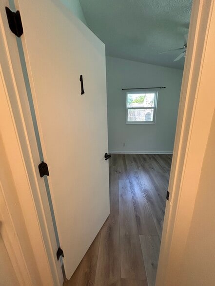 Building Photo - 2856 Tulip Cir E