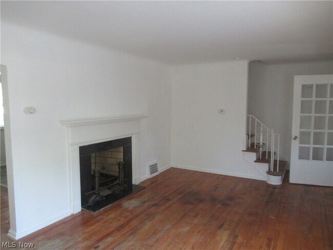 Building Photo - 5095 Edenhurst Rd