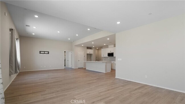 Building Photo - 13925 Mesa View Dr