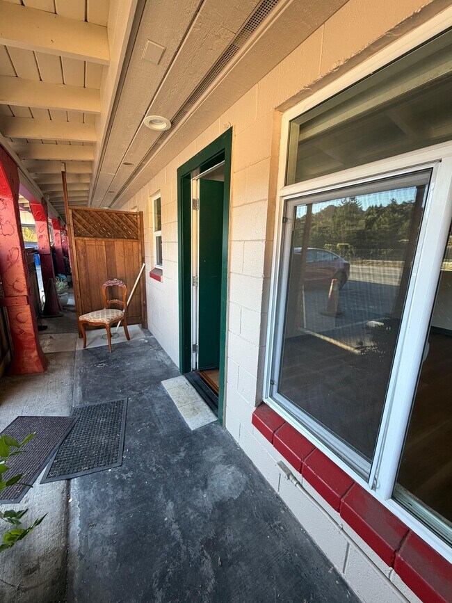 Building Photo - 10110 Soquel Dr