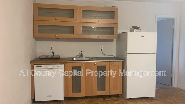 Building Photo - 609 Bissonet Ln