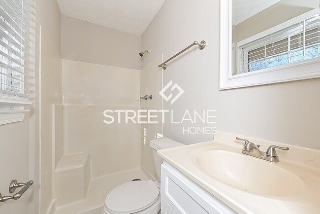 Building Photo - Charming 3 Bedroom in Morrow!