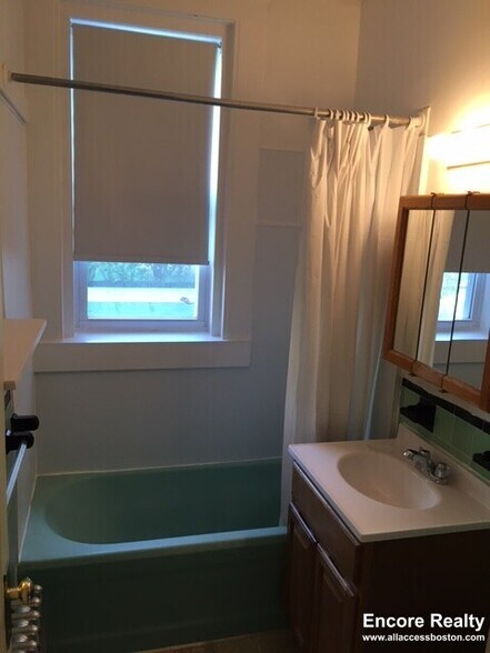 Building Photo - 66 Chiswick Rd