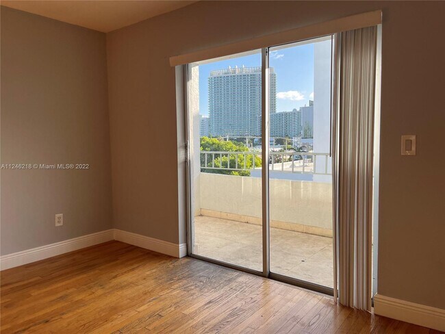 Building Photo - 1610 Lenox Ave