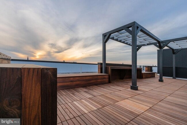 Building Photo - 1131-39 N Front St