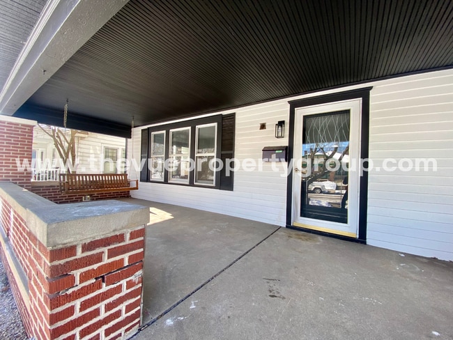 Building Photo - 3BR Beauty with Hardwood Floors + Remodeled Kitchen + Fenced Yard!