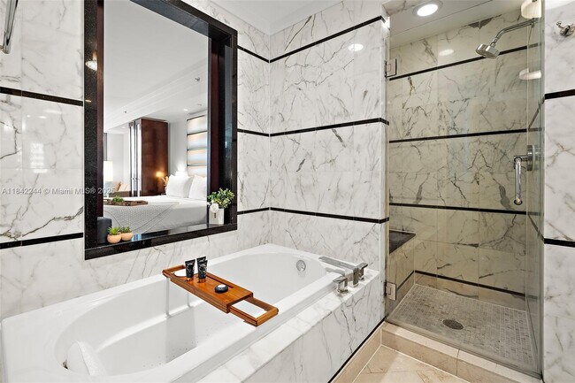 Building Photo - 4391 Collins Ave