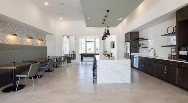 Building Photo - 110 Zora Pl