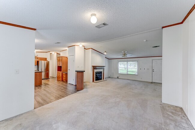 Building Photo - 418 County Rd 643