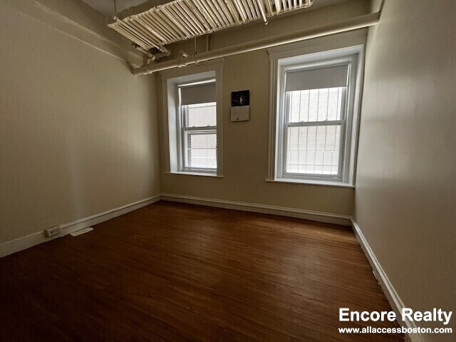 Building Photo - 1191 Boylston St