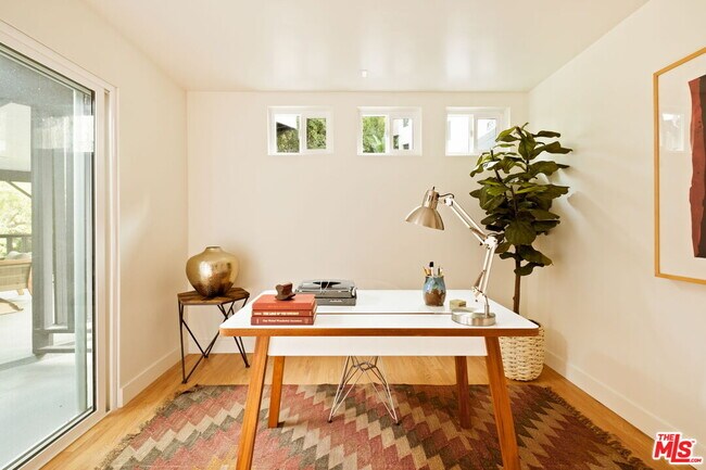 Building Photo - 2701 Jalmia Dr