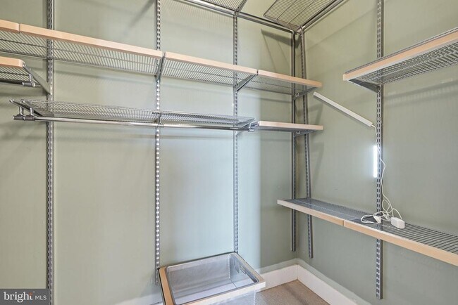 Building Photo - 520 John Carlyle St